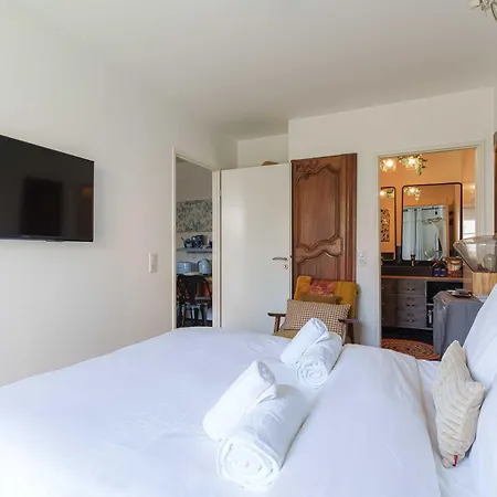 Flat In The Heart Of With A Garden דירה *