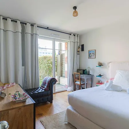 Flat In The Heart Of With A Garden